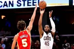 雷速体育网页版-关于马刺险胜上海队，米切尔刷新纪录的信息