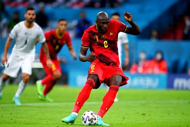 关于意大利队在紧张的比赛中获胜,晋级半决赛的信息 关于意大利队在紧张的比赛中获胜,晋级半决赛的信息