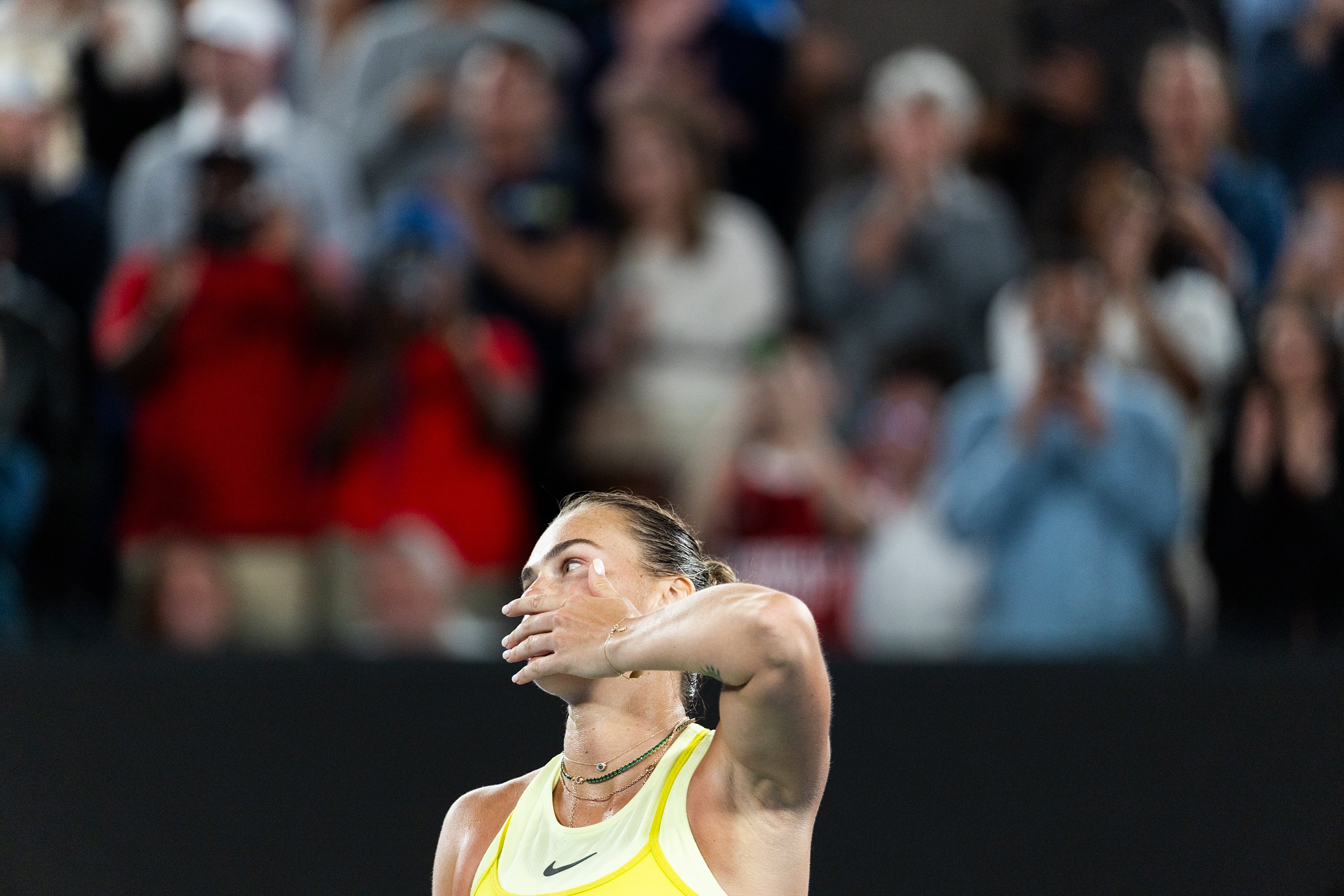 包含澳大利亚网球队完胜欧洲网球队，瓦林卡制霸全场的词条