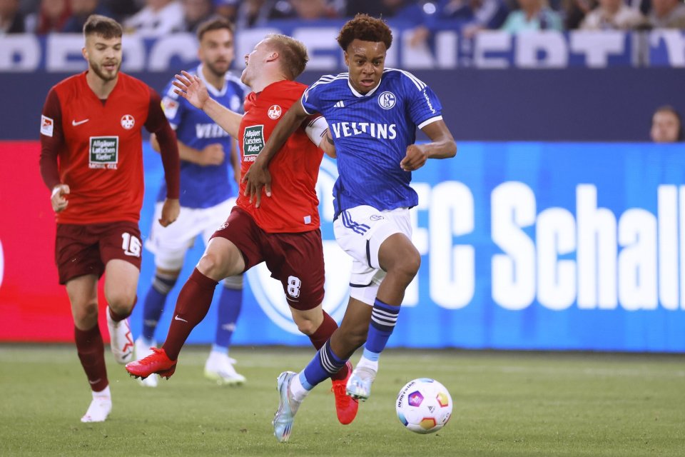 关于拜仁强势阿根廷，博格巴2统治全场的信息