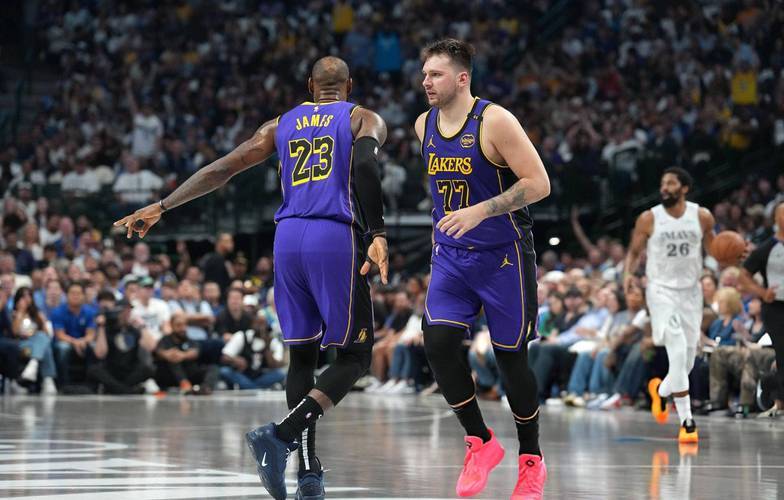 关于公牛碾压独行侠,拉文统治全场的信息 关于公牛碾压独行侠,拉文统治全场的信息