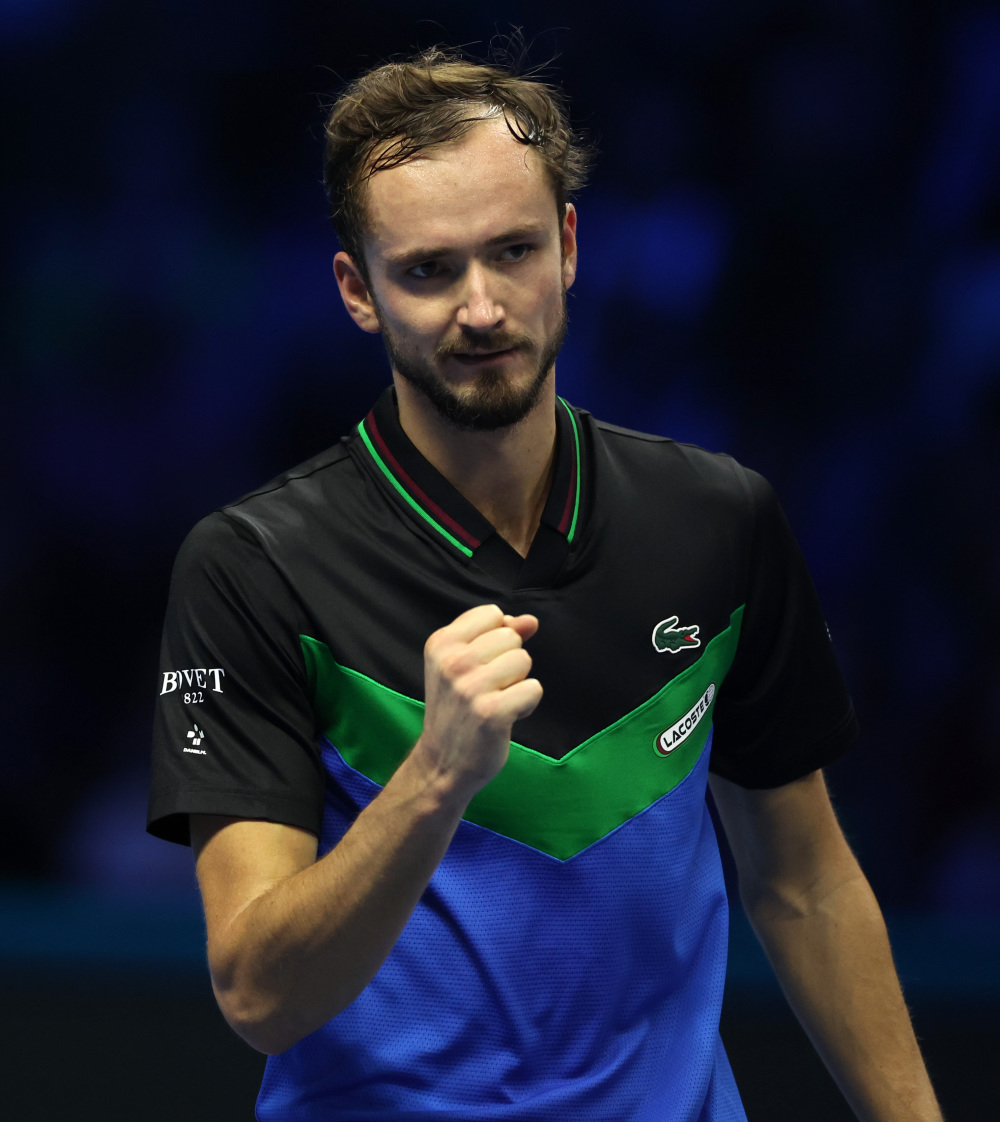 意大利网球队轻取西班牙网球队，梅德韦杰夫关键制胜的简单介绍