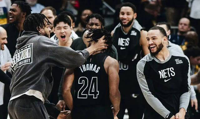 篮网B队爆冷篮网,布克送出助攻的简单介绍 篮网B队爆冷篮网,布克送出助攻的简单介绍