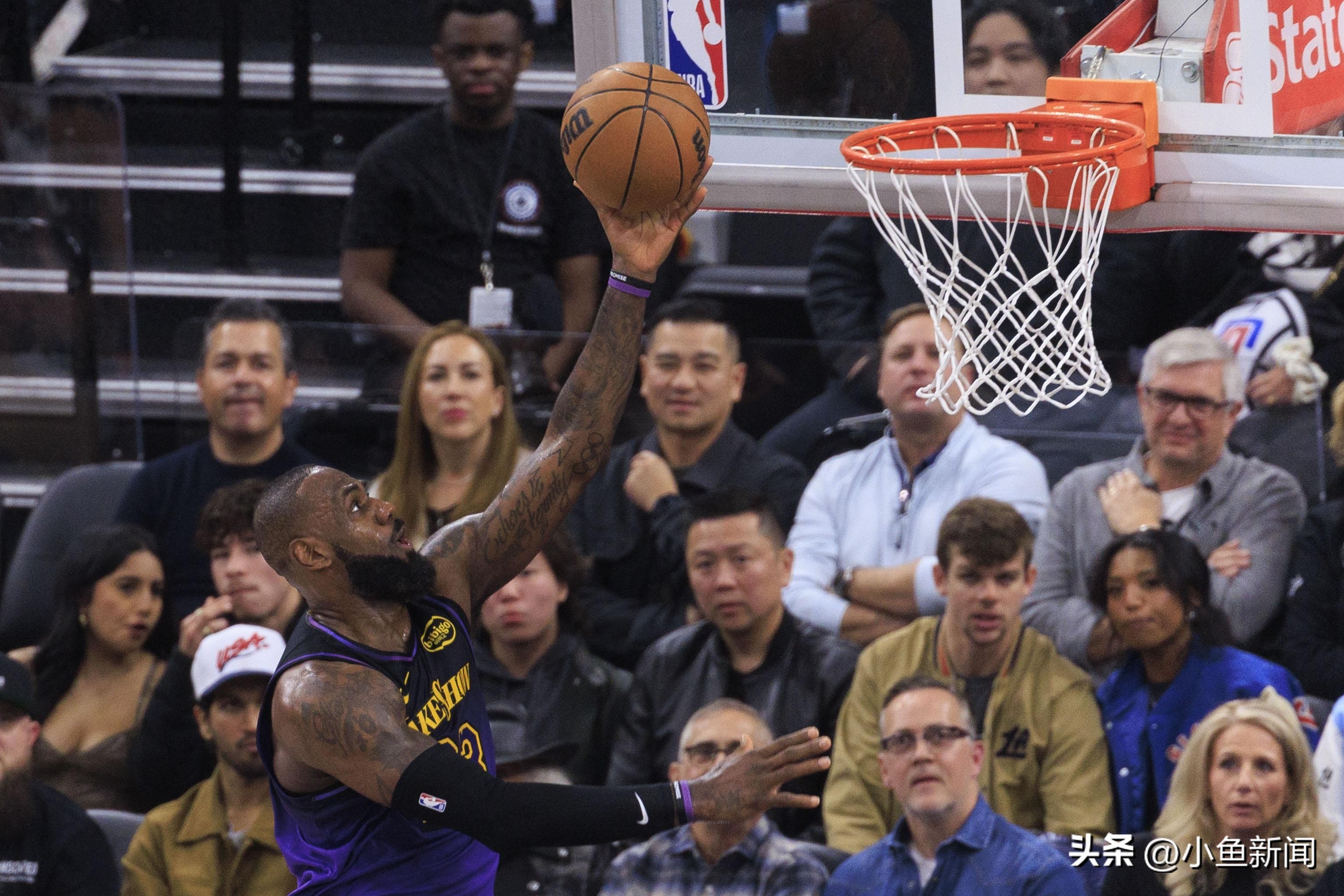 包含NBA赛后采访曝光，内幕引发热议的词条