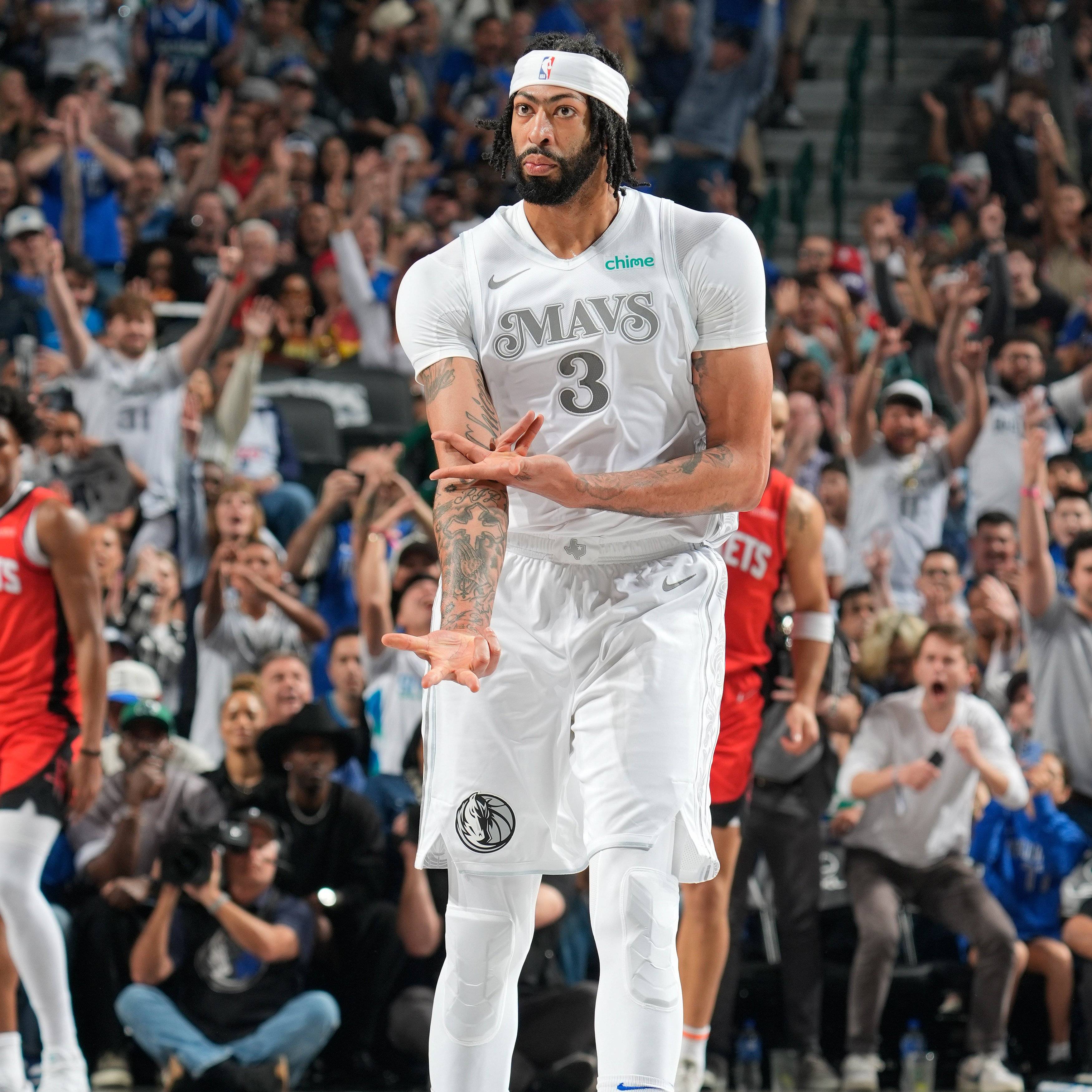 关于火箭完胜独行侠，浓眉哥惊艳四座的信息